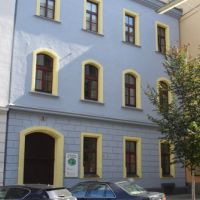Schulhaus-1.jpg